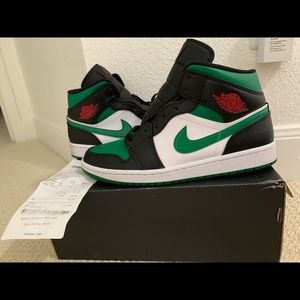 Jordan 1 Mid Green Toe